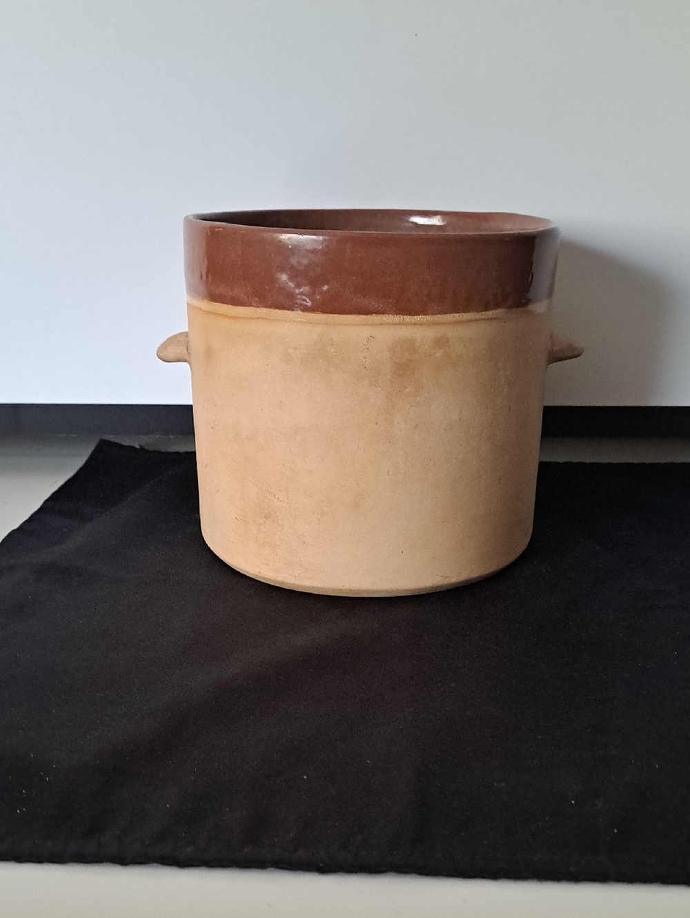 Vtg  French Provencal AKNON two Color Albany Slip Glaze. 7" X 7 1/2"